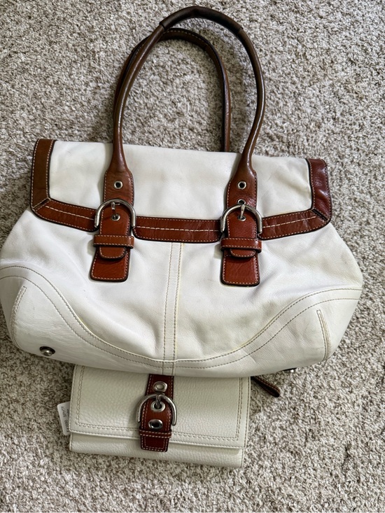 Handbags - vintage Soho, Coach White and Brown Leather Tote Handbag with matching wallet